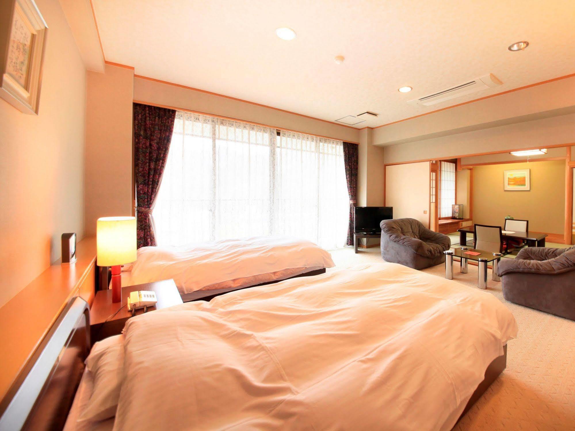 Hotel Kamogawaso Takehara Kültér fotó