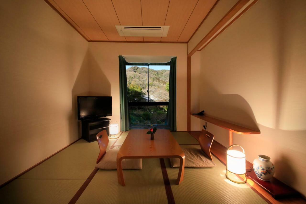Hotel Kamogawaso Takehara Kültér fotó
